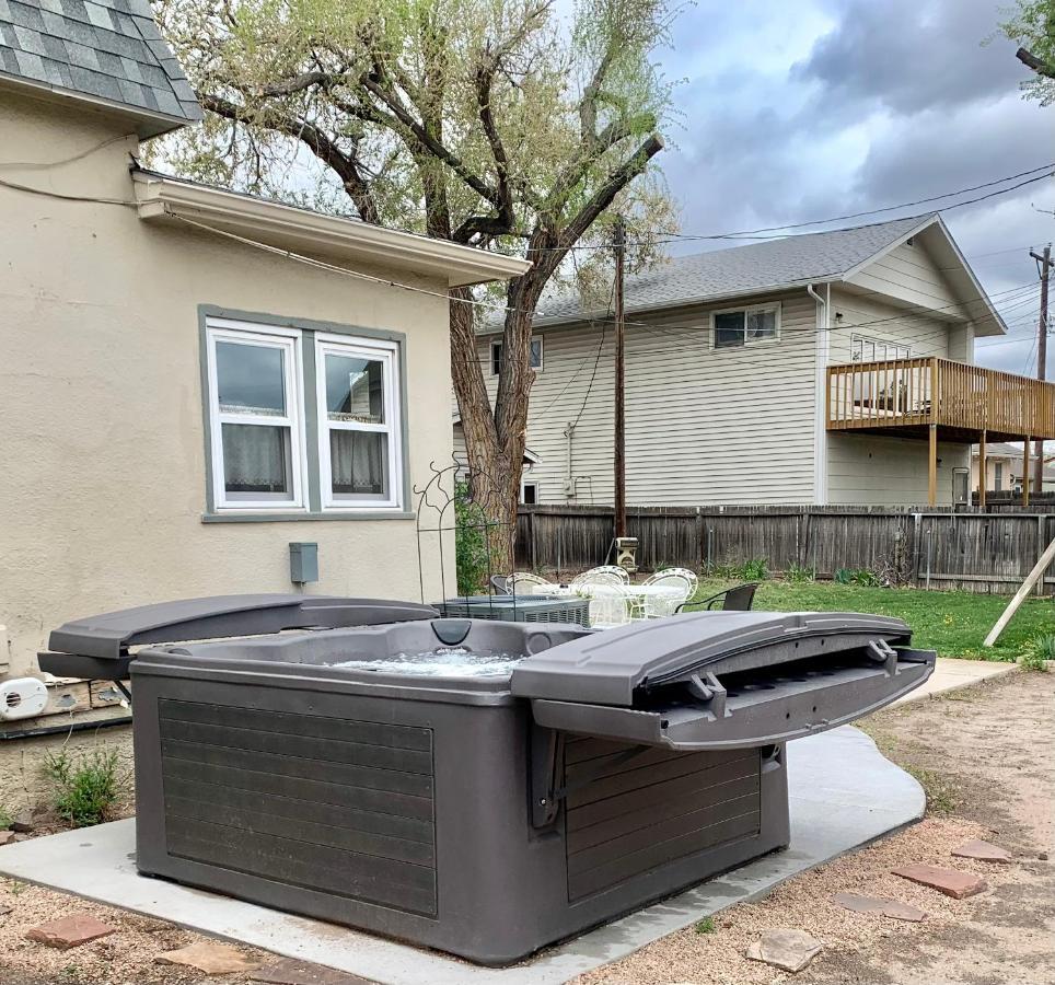Garden City House With Hot Tub Колорадо Спрингс Екстериор снимка